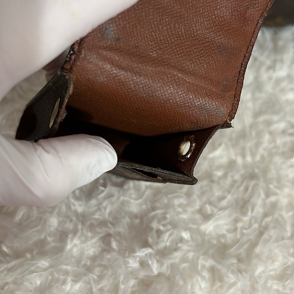 Authentic Vintage Louis Vuitton Monogram Cigarette Card/Key Holder - Picture 14 of 17